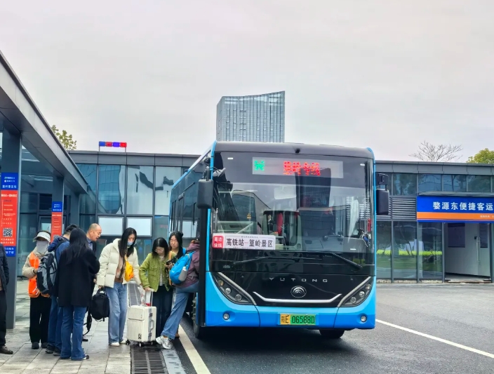 婺源公交：“婺源高鐵站—江嶺景區(qū)”站點(diǎn)巴士“賞花專線”來(lái)嘍！