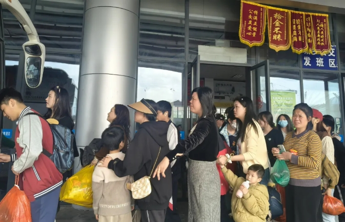 撫州長(zhǎng)運(yùn)：積極應(yīng)對(duì)清明客流高峰全方位保障旅客出行