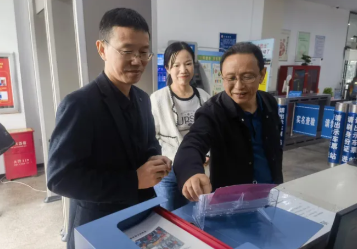 劉志堅檢查都市城際公交文明創(chuàng)建工作2025